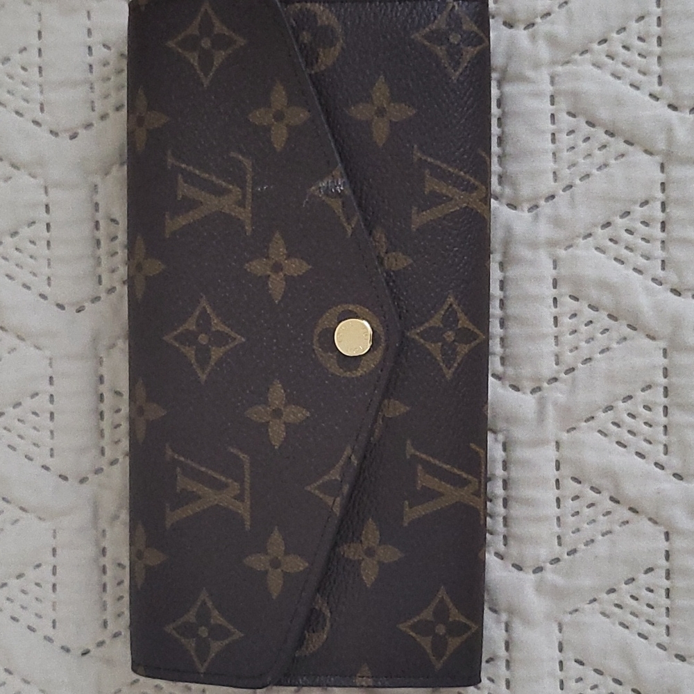 Louis Vuitton Sarah Wallet